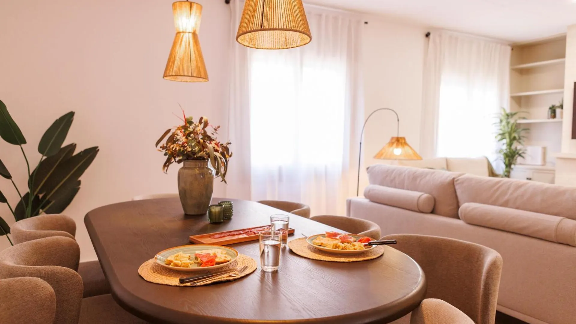 Apartment Bravissimo Maragall, Very Spacious And Central Girona