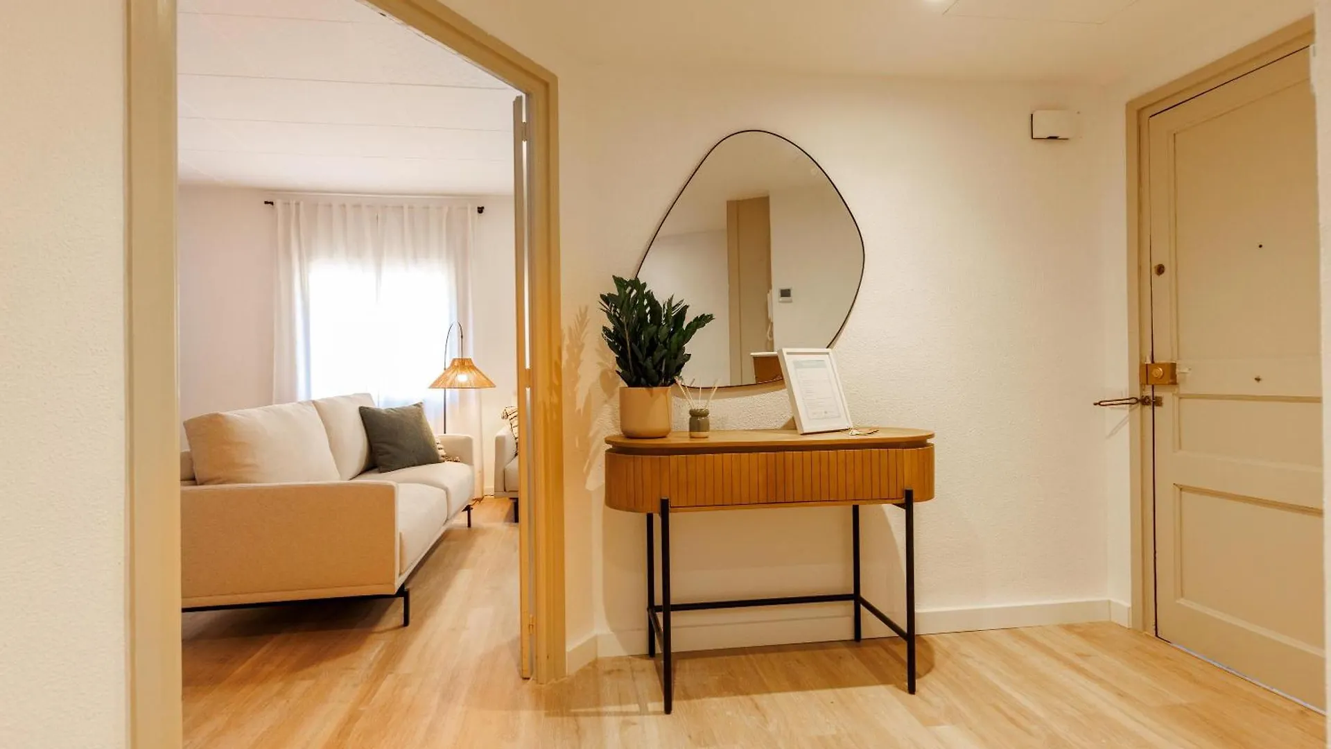 Apartment Bravissimo Maragall, Very Spacious And Central Girona Spain