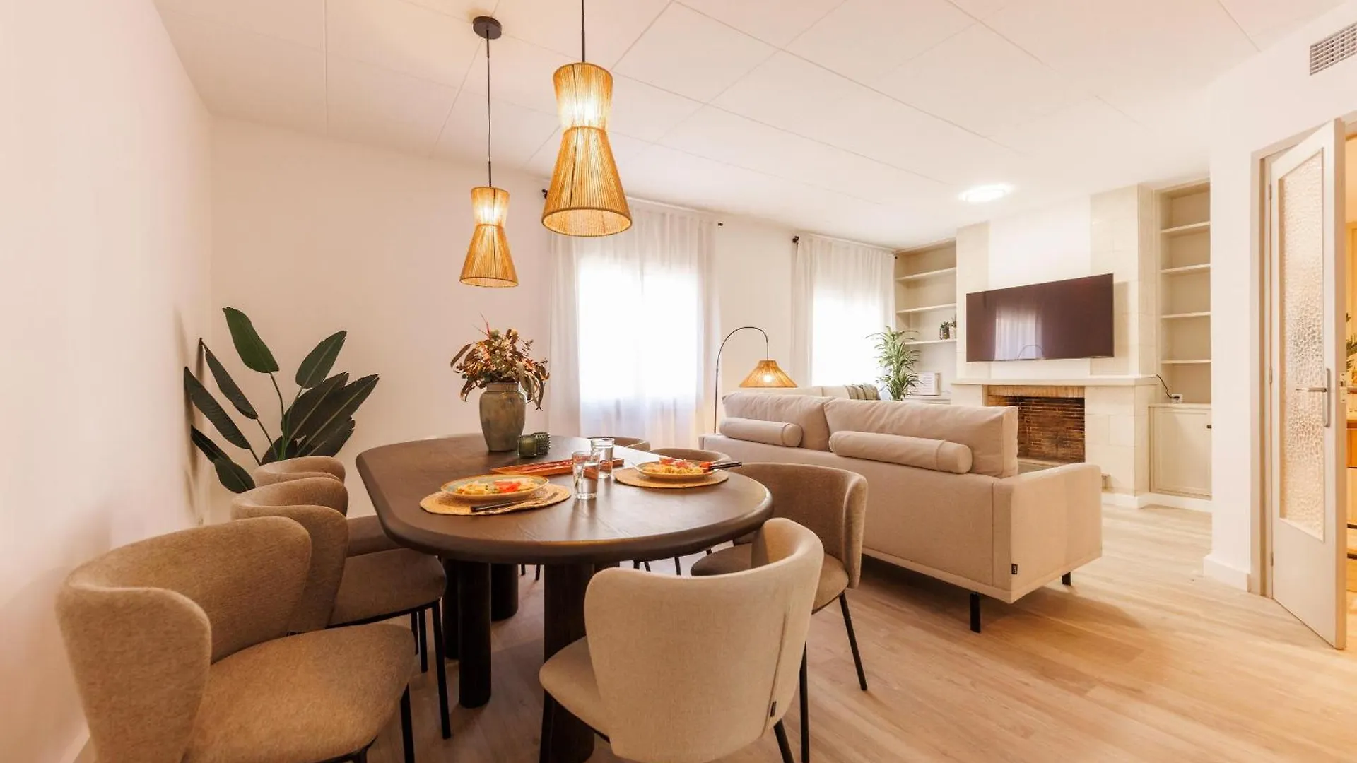 Apartment Bravissimo Maragall, Very Spacious And Central Girona