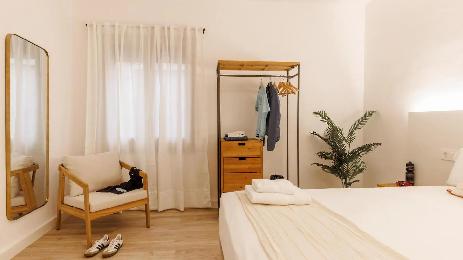 Apartment Bravissimo Maragall, Very Spacious And Central Girona