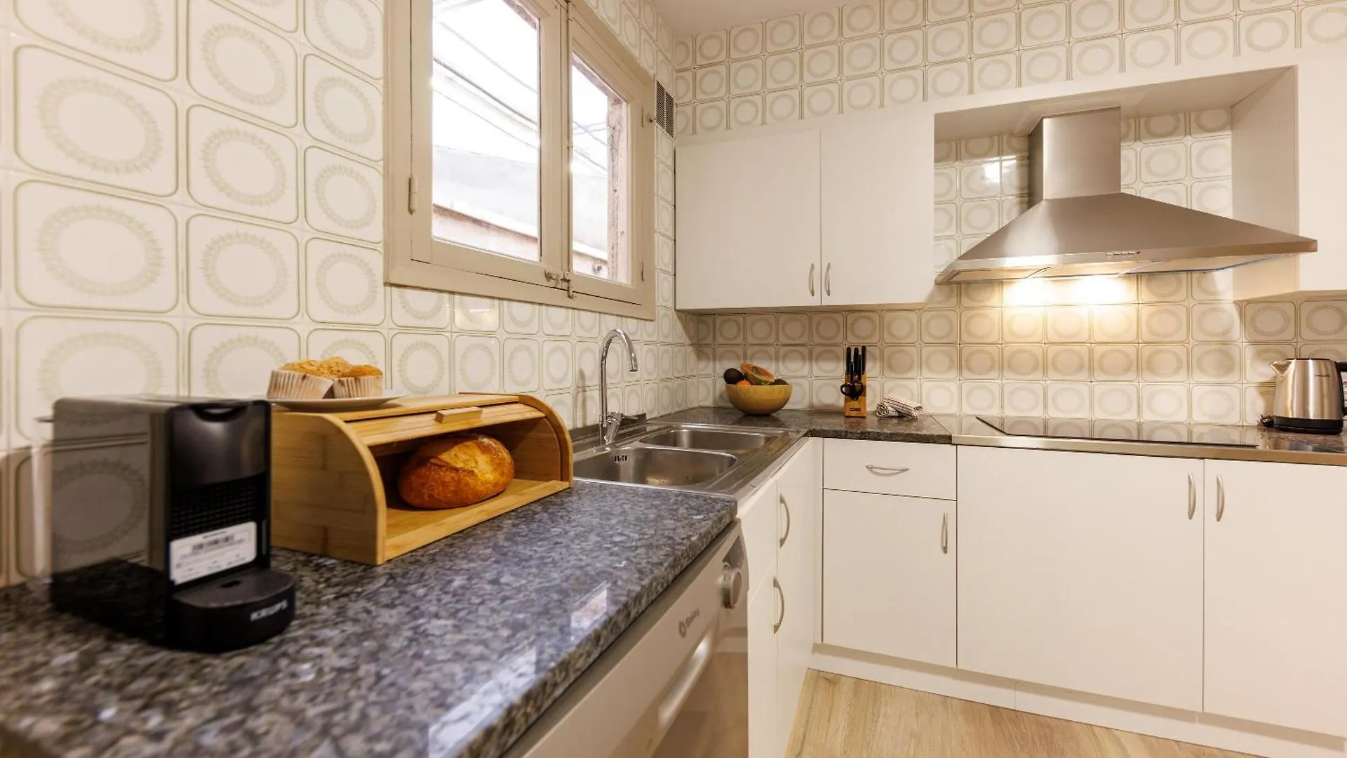 Apartment Bravissimo Maragall, Very Spacious And Central Girona