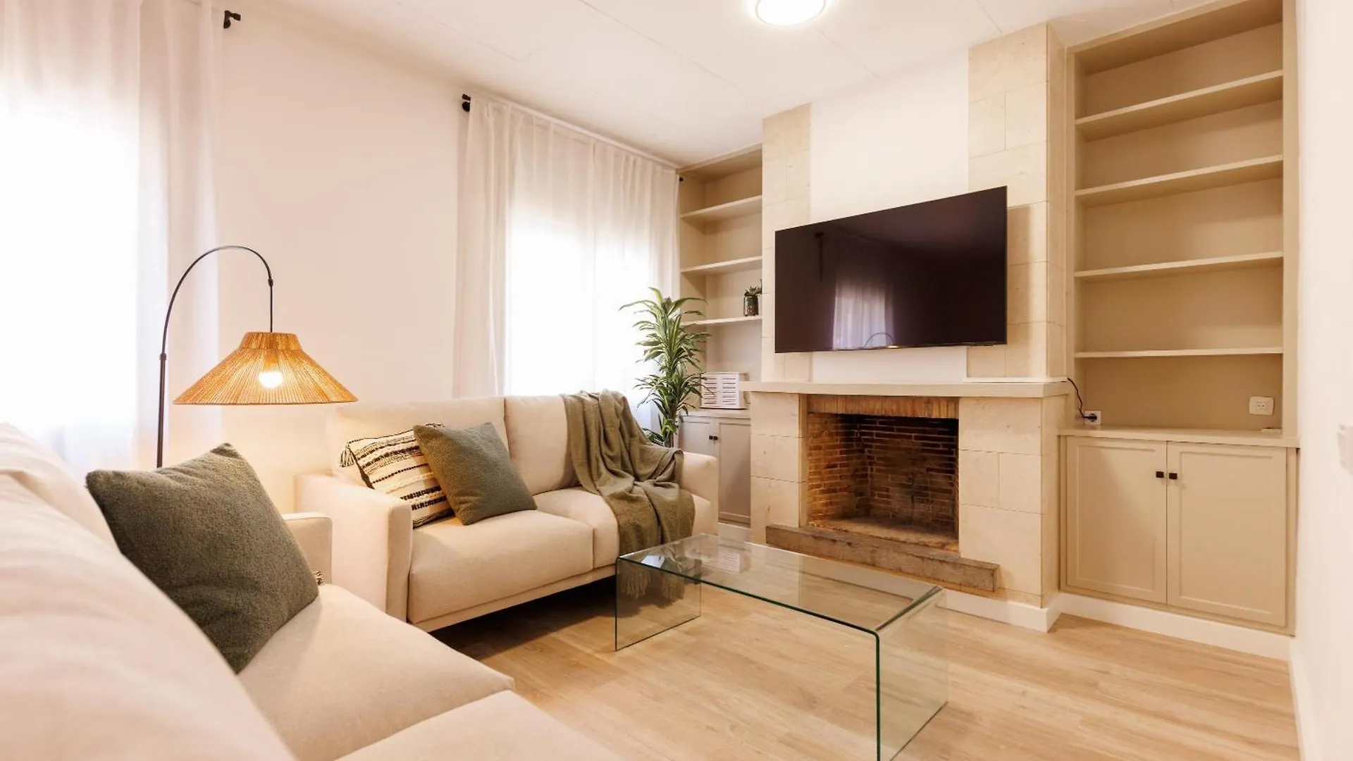Apartment Bravissimo Maragall, Very Spacious And Central Girona