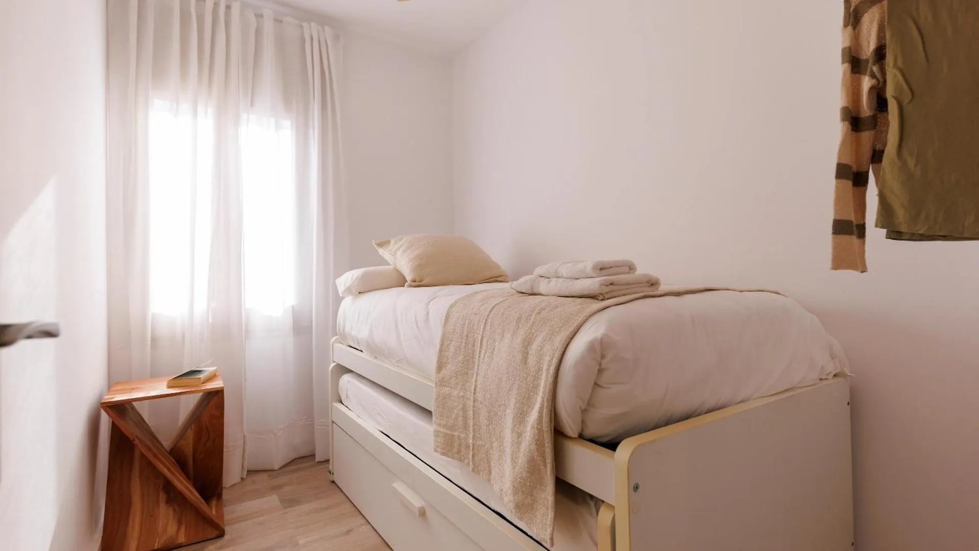 Bravissimo Maragall, Very Spacious And Central Girona Apartment