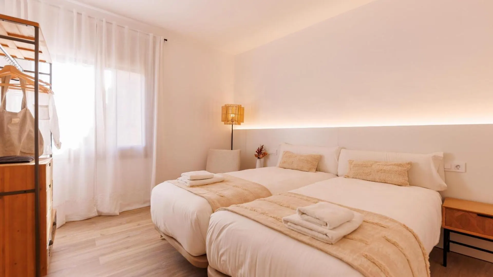 Bravissimo Maragall, Very Spacious And Central Girona Spain