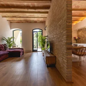 Apartment Bravissimo Placa De La Independencia Garden View, With Large Terrace, Girona